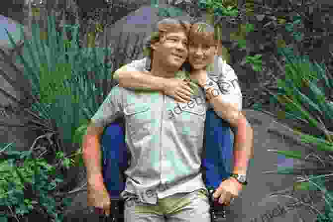 Steve And Terri Irwin Embracing, Surrounded By Animals The Crocodile Hunter: The Incredible Life And Adventures Of Steve And Terri Irwin